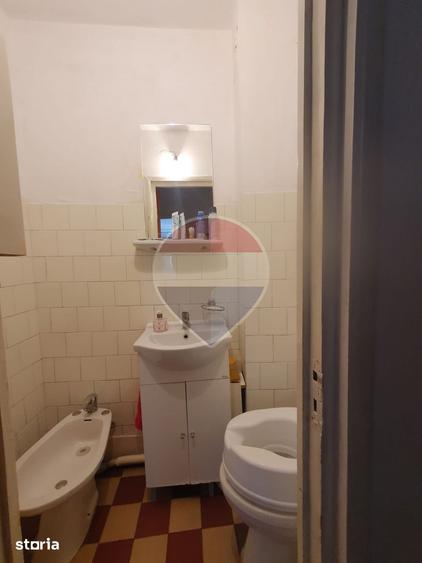 Apartament cu 4 camere decomandat în Sud