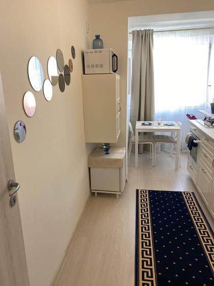 Apartament cu 4 camere decomandat în Central