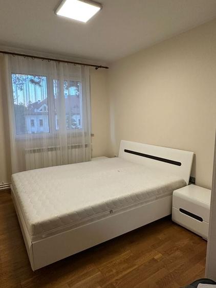 Apartament cu 3 camere în Central — fotografia 3
