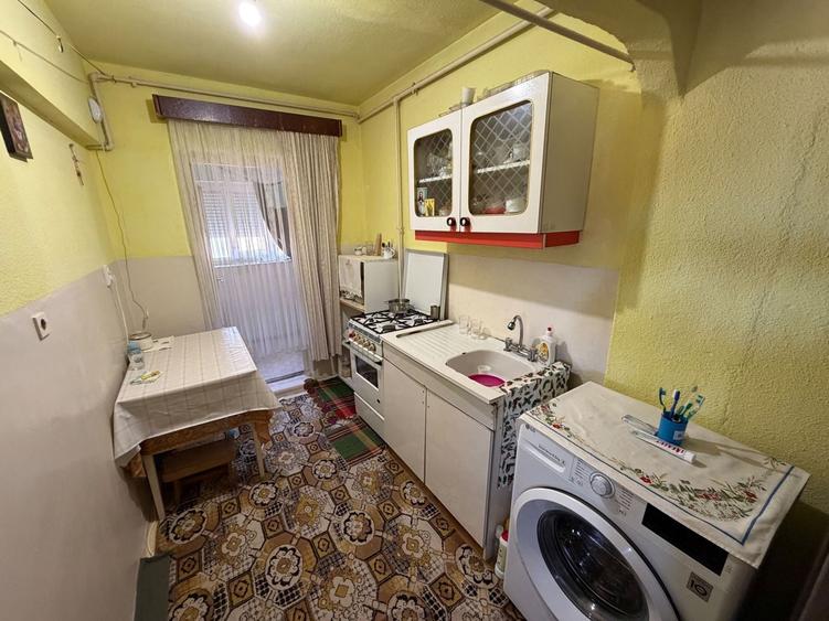 Garsonieră decomandată în Central