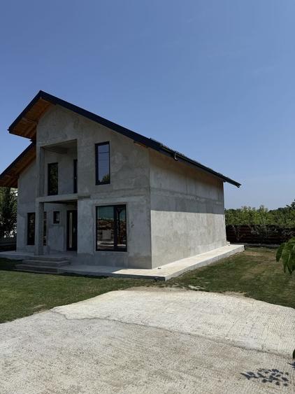 Casă cu 4 camere în Miroslava