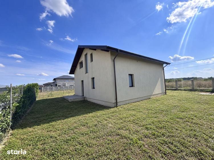 Casă cu 4 camere în Domnești