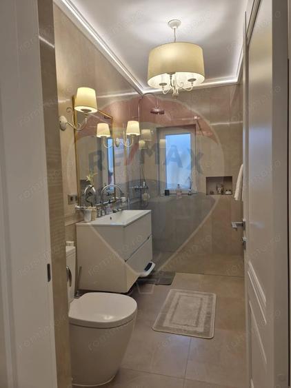Apartament cu 4 camere decomandat în Unirii