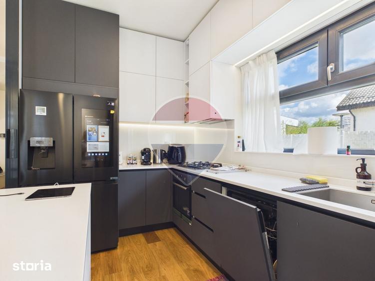 Casă cu 5 camere cu Teren 417 Mp în Corbeanca