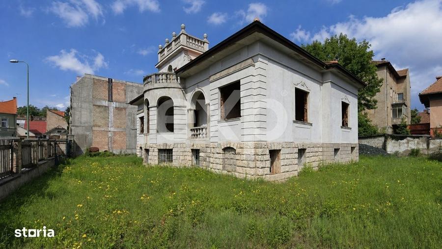 Casă cu 4 camere în Central