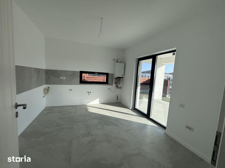 Casă cu 3 camere cu Teren 391 Mp în Ștefănești