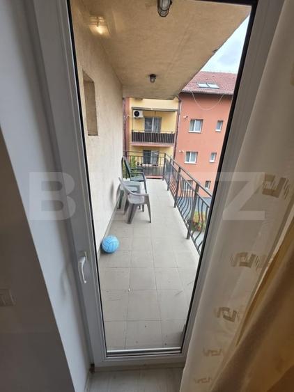 Apartament cu 3 camere semidecomandat, mobilat în Bună Ziua