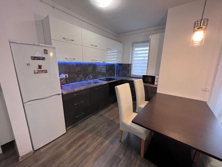 Apartament cu 2 camere decomandat în Giroc