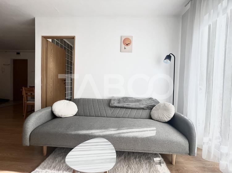 Apartament cu 3 camere semidecomandat, mobilat în Gheorgheni