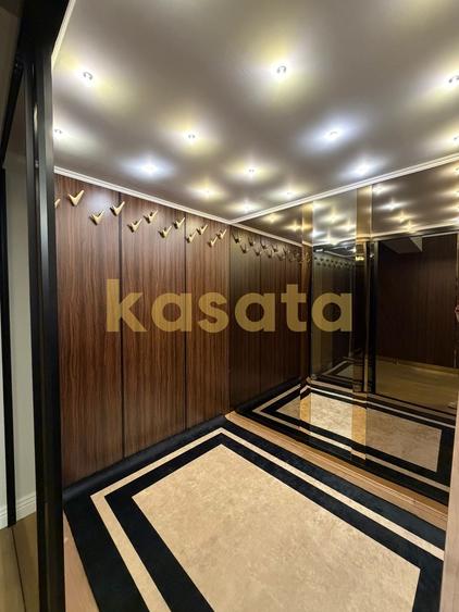Apartament cu 5 camere semidecomandat, mobilat în Nord