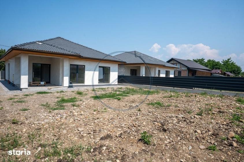 Casă cu 4 camere în Unirea