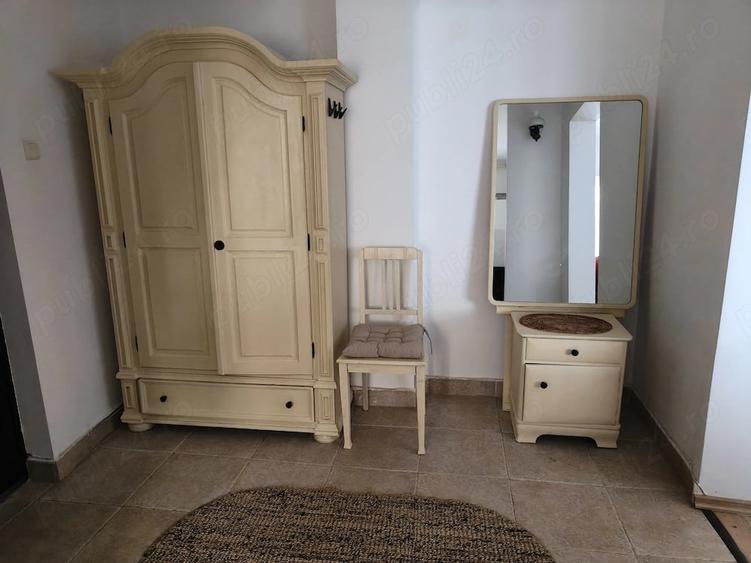 Apartament cu 3 camere semidecomandat în Careiului