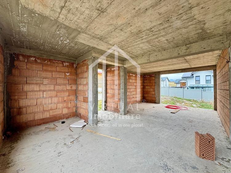 Duplex cu 4 camere cu Canalizare în Est