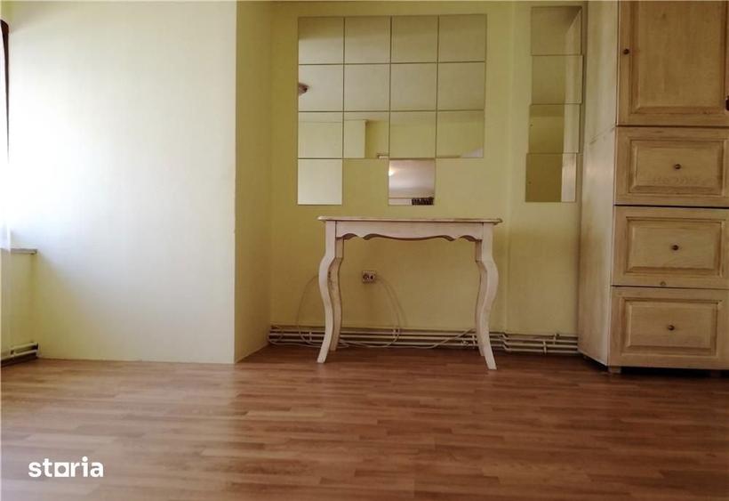 Apartament cu 3 camere în Primăverii