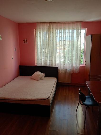 Dau in chirie garsoniera in Rogerius, zona foarte buna, etaj 1 - 1