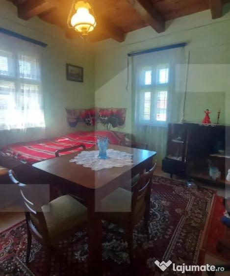 Casă cu 2 camere cu Teren 3100 Mp în Lisnău
