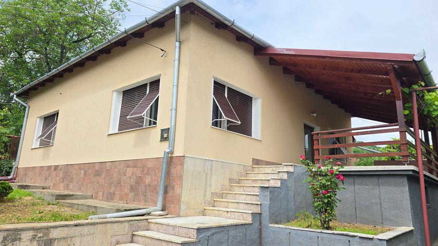 Casă cu 5 camere cu Teren 1310 Mp în Barițiu