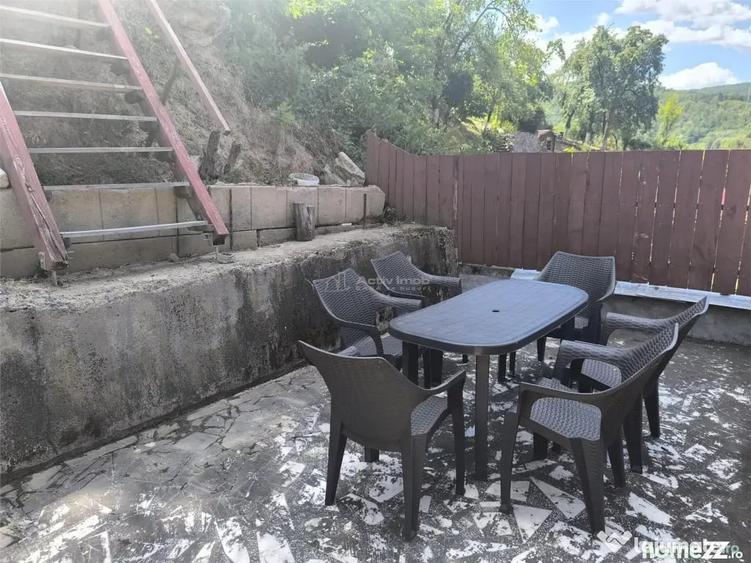 Casă cu 5 camere cu Teren 565 Mp în Central