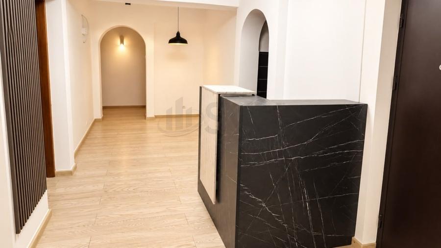 Apartament cu 4 camere decomandat, mobilat în Primăverii