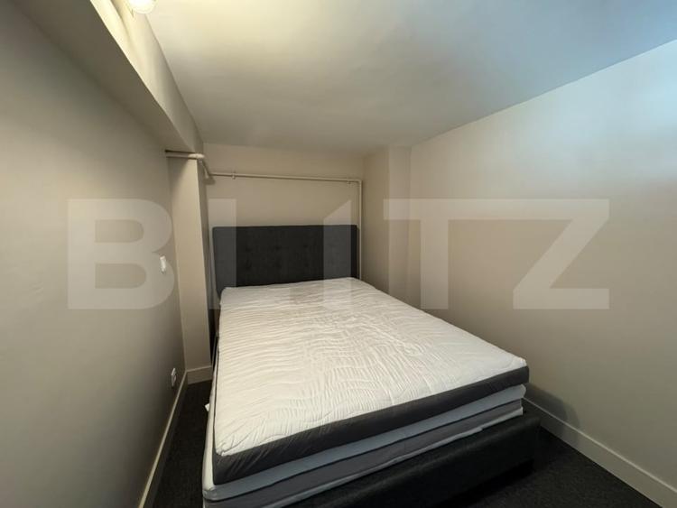 Apartament cu 3 camere semidecomandat, mobilat în Semicentral