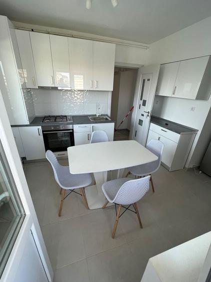 Apartament cu 3 camere decomandat în Ultracentral