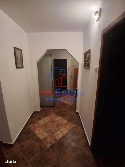 Apartament cu 3 camere decomandat în Galata
