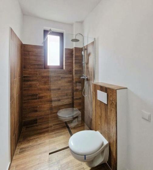 Casă cu 4 camere cu Teren 200 Mp în Dâmbul Rotund
