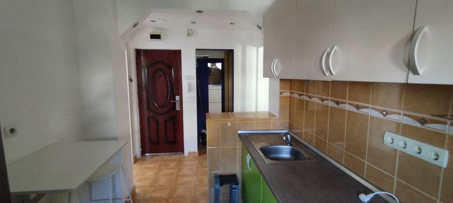 Apartament cu 2 camere decomandat în Medicină