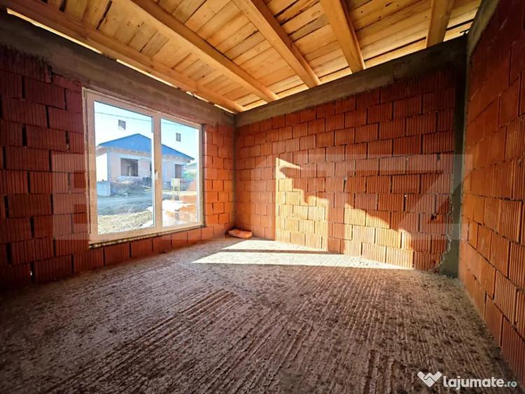 Casă cu 4 camere cu Teren 650 Mp în Paleu