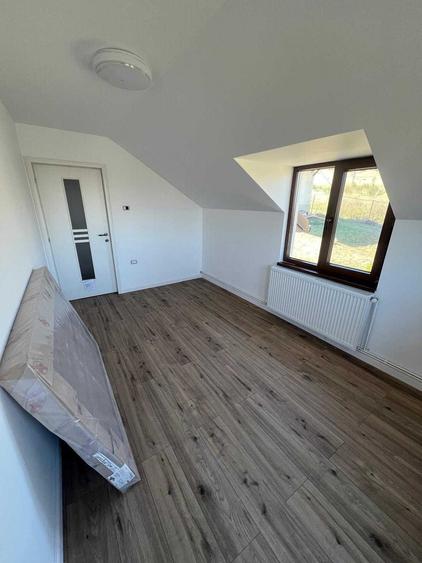 Casă cu 3 camere în Câmpenești