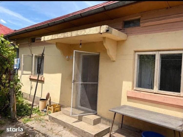 Casă cu 4 camere în Central