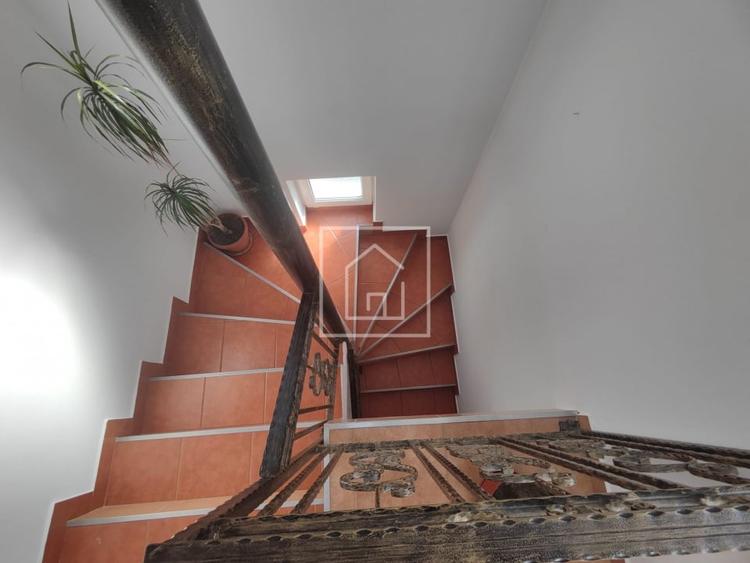 Duplex cu 4 camere cu Canalizare în Tineretului