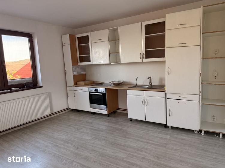 Casă cu 5 camere cu Teren 500 Mp în Vasile Aaron