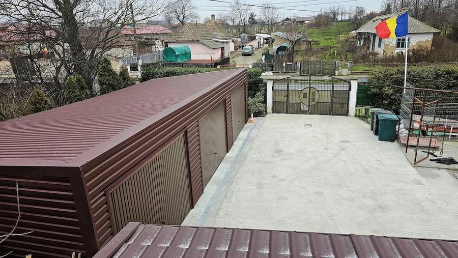 Casă cu 6 camere cu Teren 3000 Mp în Cataloi