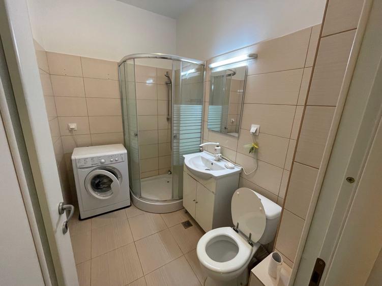 Apartament cu 2 camere decomandat în Pajura