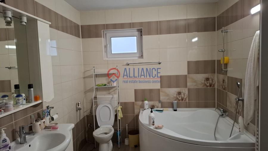 Casă cu 3 camere cu Canalizare în Km 5