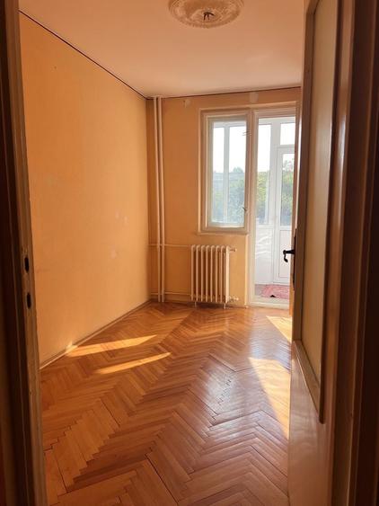 Apartament cu 3 camere decomandat în Rogerius