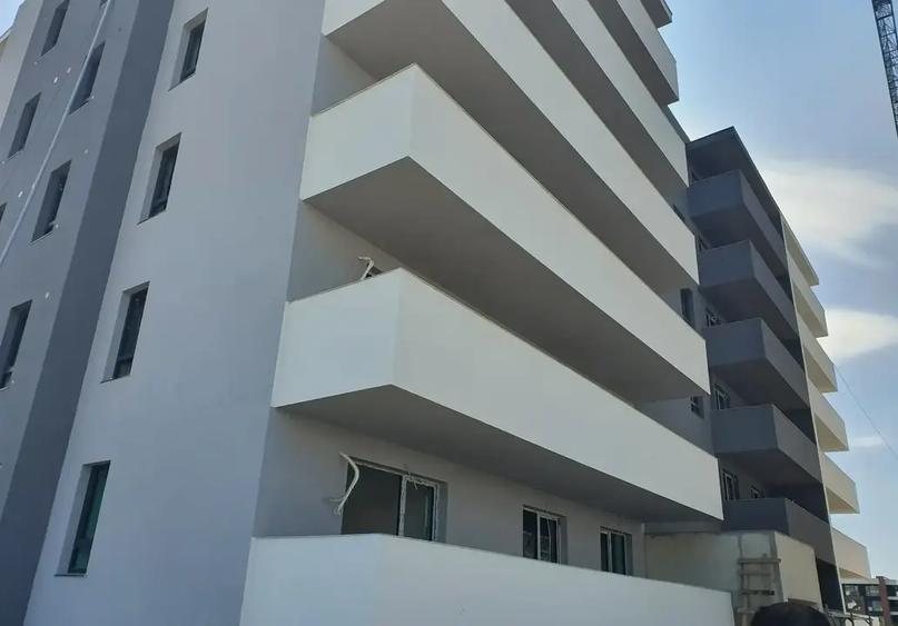 Apartament cu 2 camere decomandat în Titan