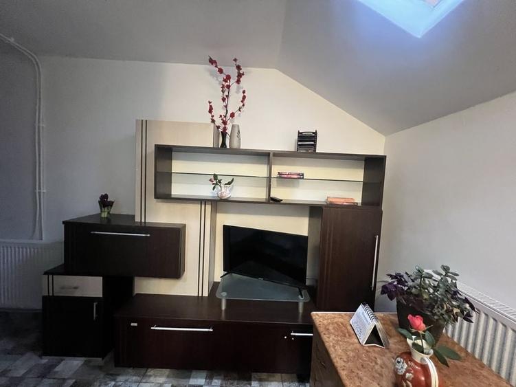 Garsonieră decomandată în Trivale