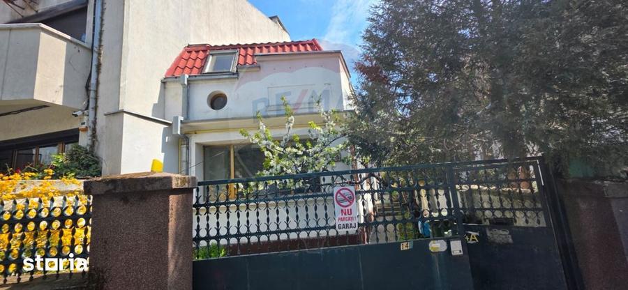 Casă cu 5 camere cu Teren 200 Mp în Grivița