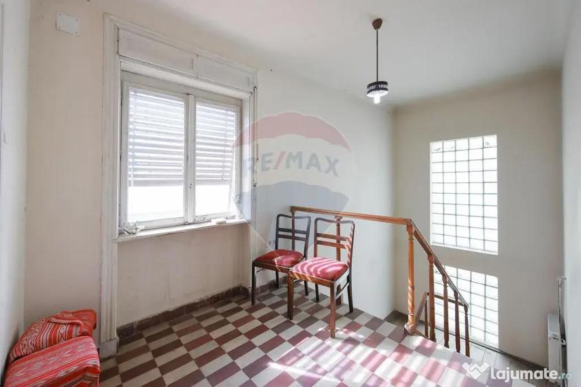 Casă cu 3 camere cu Teren 562 Mp în Central
