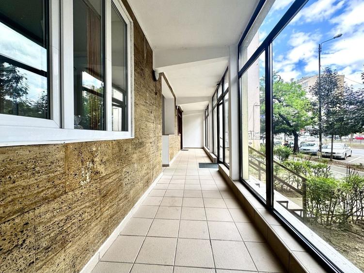 Spațiu comercial, de 64 mp, în Central