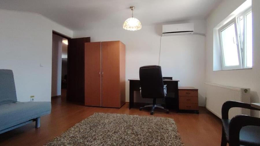 Apartament cu 4 camere în Parcul Carol