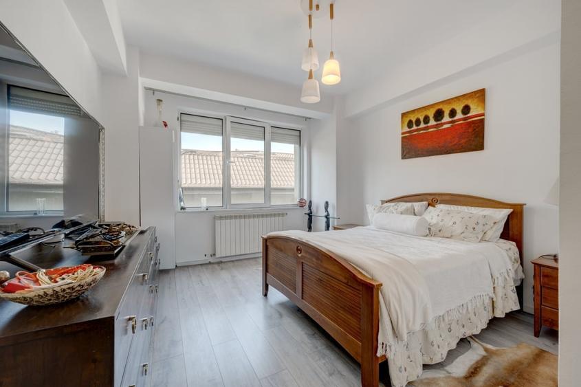 Apartament cu 5 camere decomandat în Clucerului