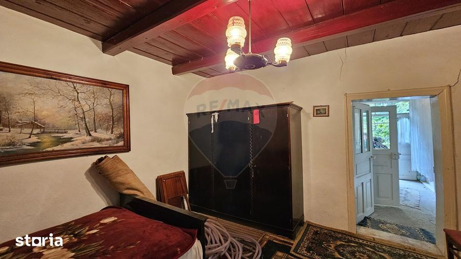 Casă cu 2 camere cu Teren 9200 Mp în Șendriceni