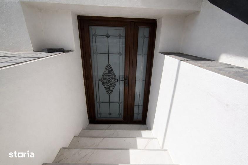 Casă cu 5 camere decomandat cu Teren 299 Mp în Central