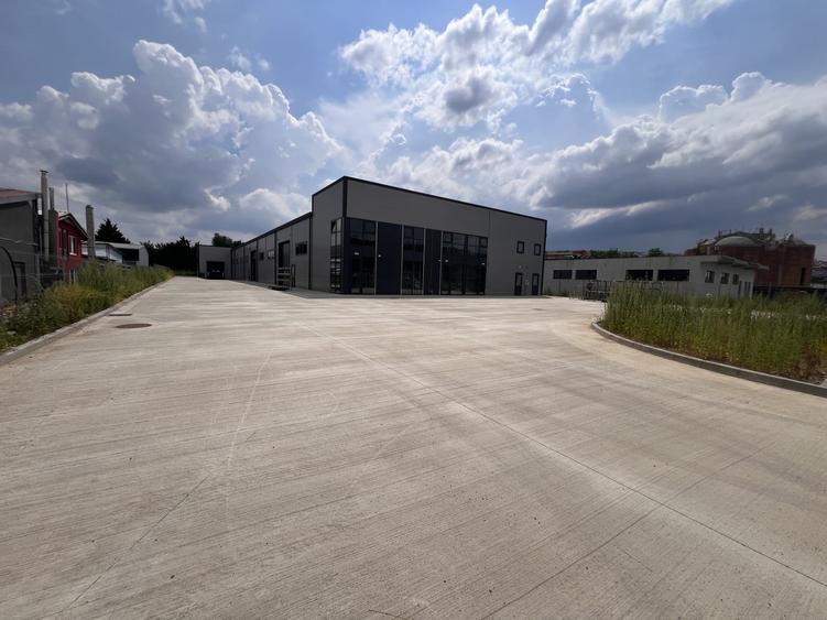 Spațiu industrial, de 1,700 mp, în Apahida