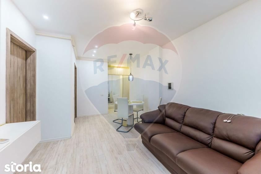 Apartament cu 2 camere semidecomandat, mobilat în Central