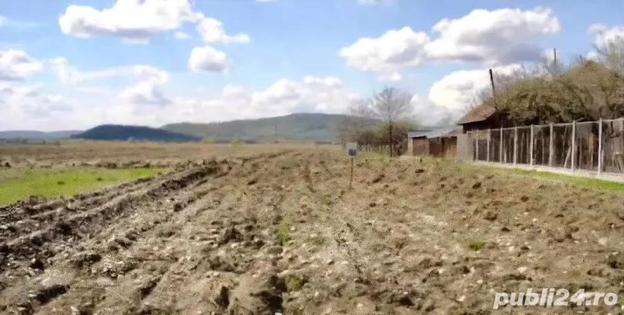 Teren de 2300 mp, în Central