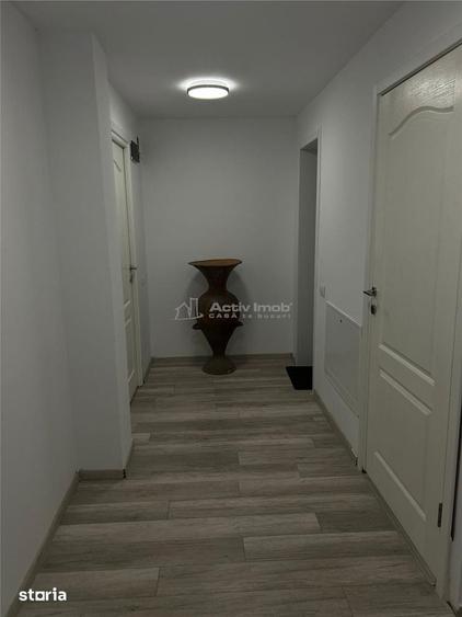 Casă cu 5 camere cu Teren 500 Mp în Crevedia
